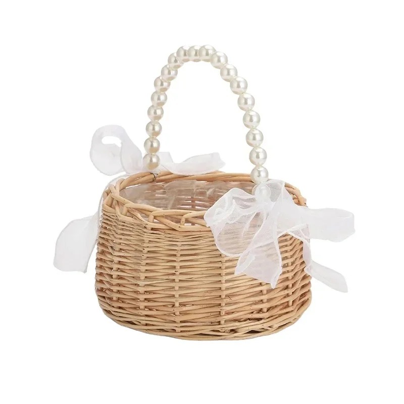 Gardening Tools Girls - Koszyk dla dziewczynki sypiącej kwiaty na